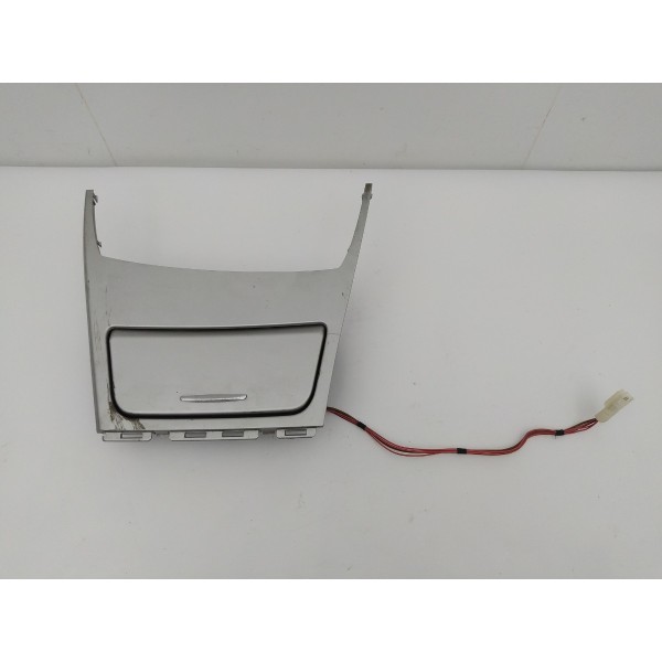 Porta Treco Objeto 12v Bmw 120i 2009 2010 Detalhe