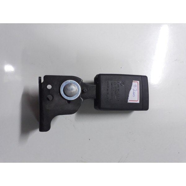 Engate Segurança Traseiro Mercedes B200 2012 2013 2014