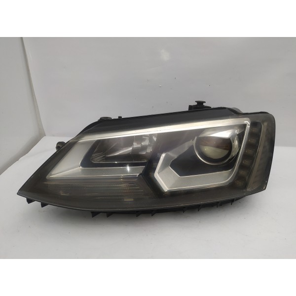 Farol Esquerdo Jetta 2014/17 Detalhe