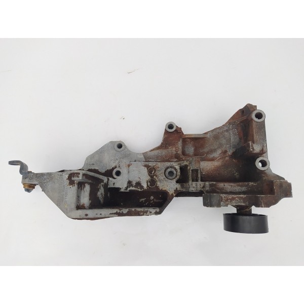 Suporte Alternador Bomba Injetora Vw Amarok 2014 03l903143j