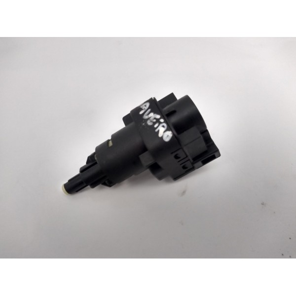 Interruptor Pedal Luz Freio Volkswagen Saveiro G5 6q0945511